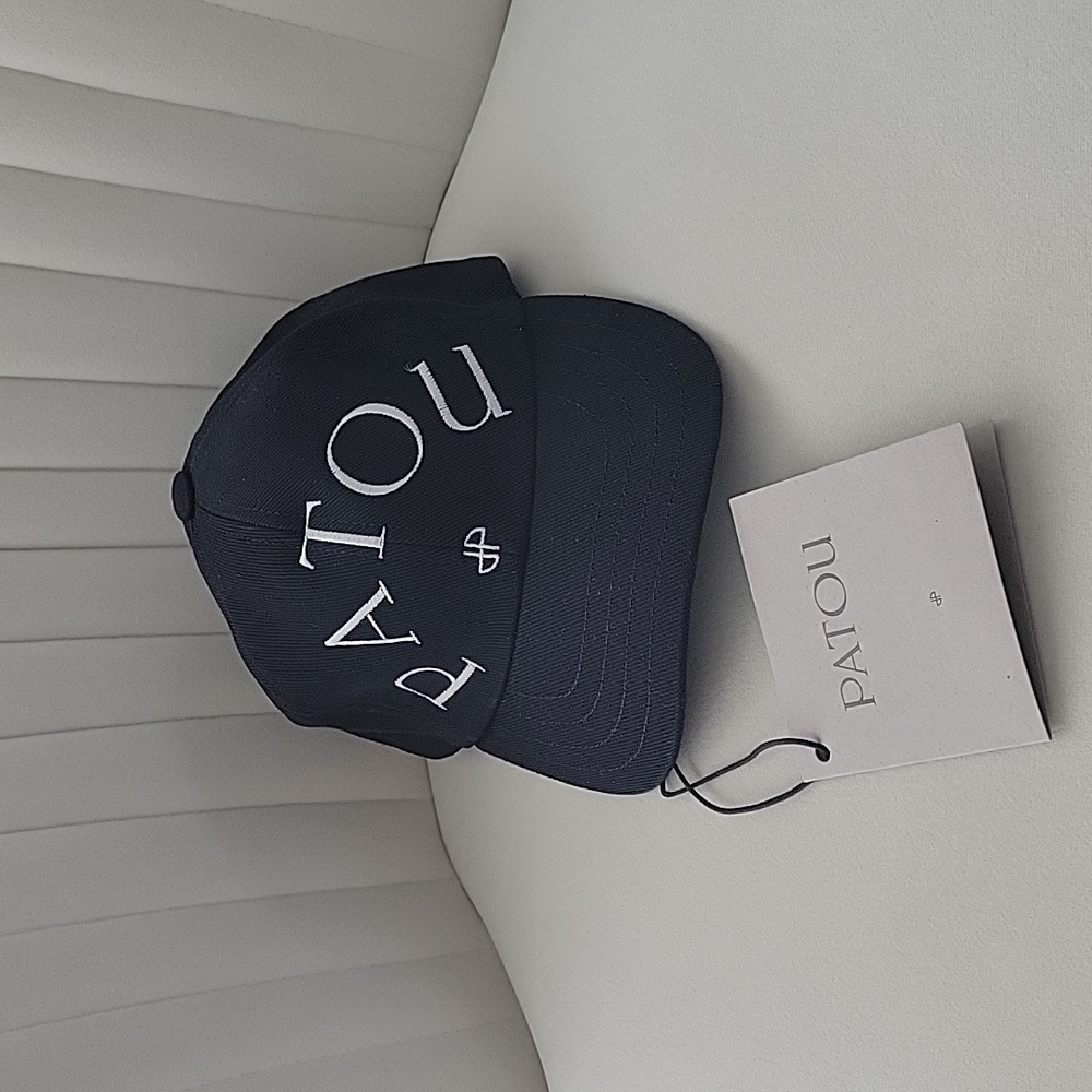 Patou Black Cap